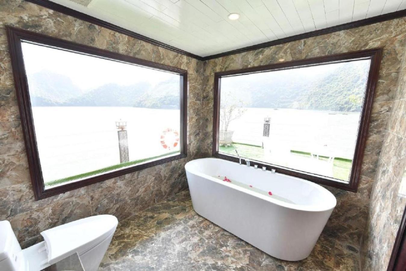 Halong Sapphire Cruises Hotel Ha Long Exterior foto