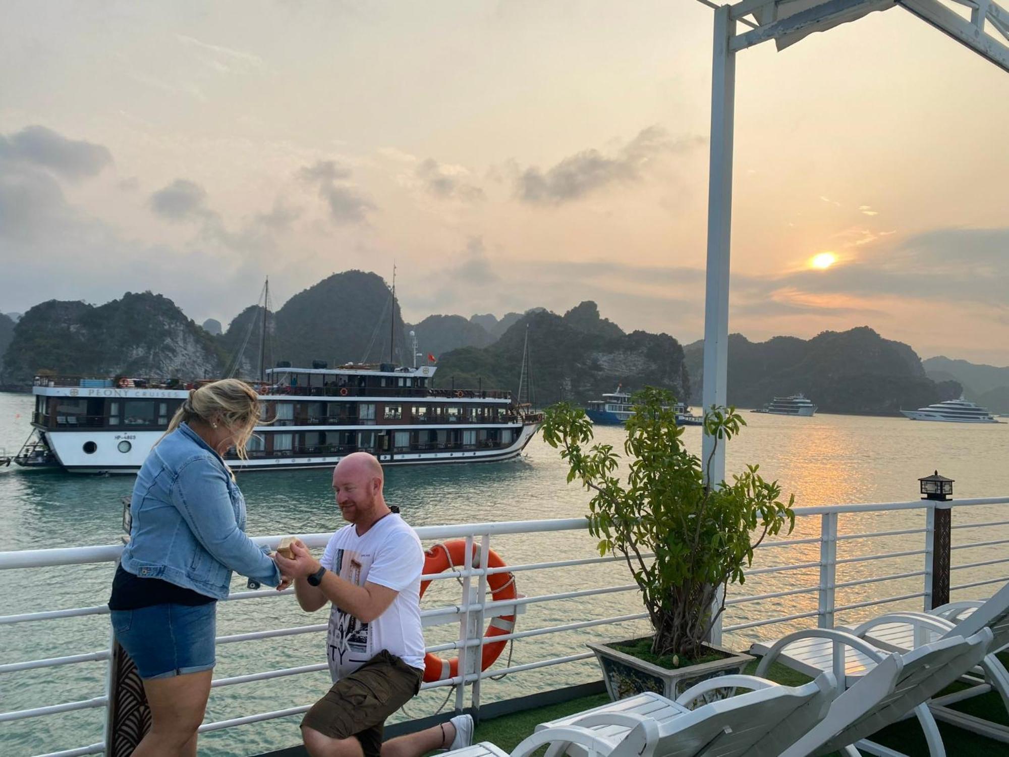 Halong Sapphire Cruises Hotel Ha Long Exterior foto