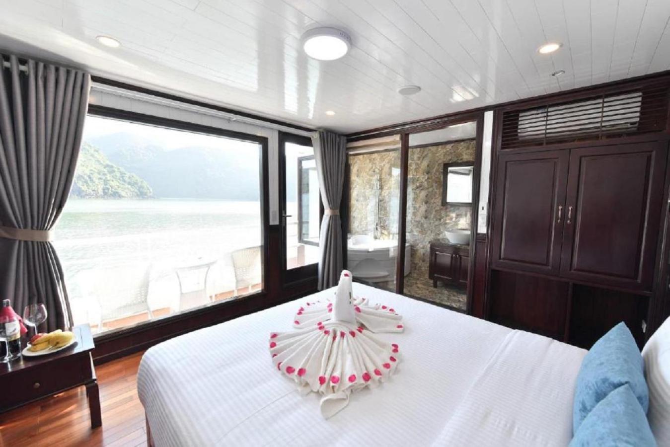 Halong Sapphire Cruises Hotel Ha Long Exterior foto