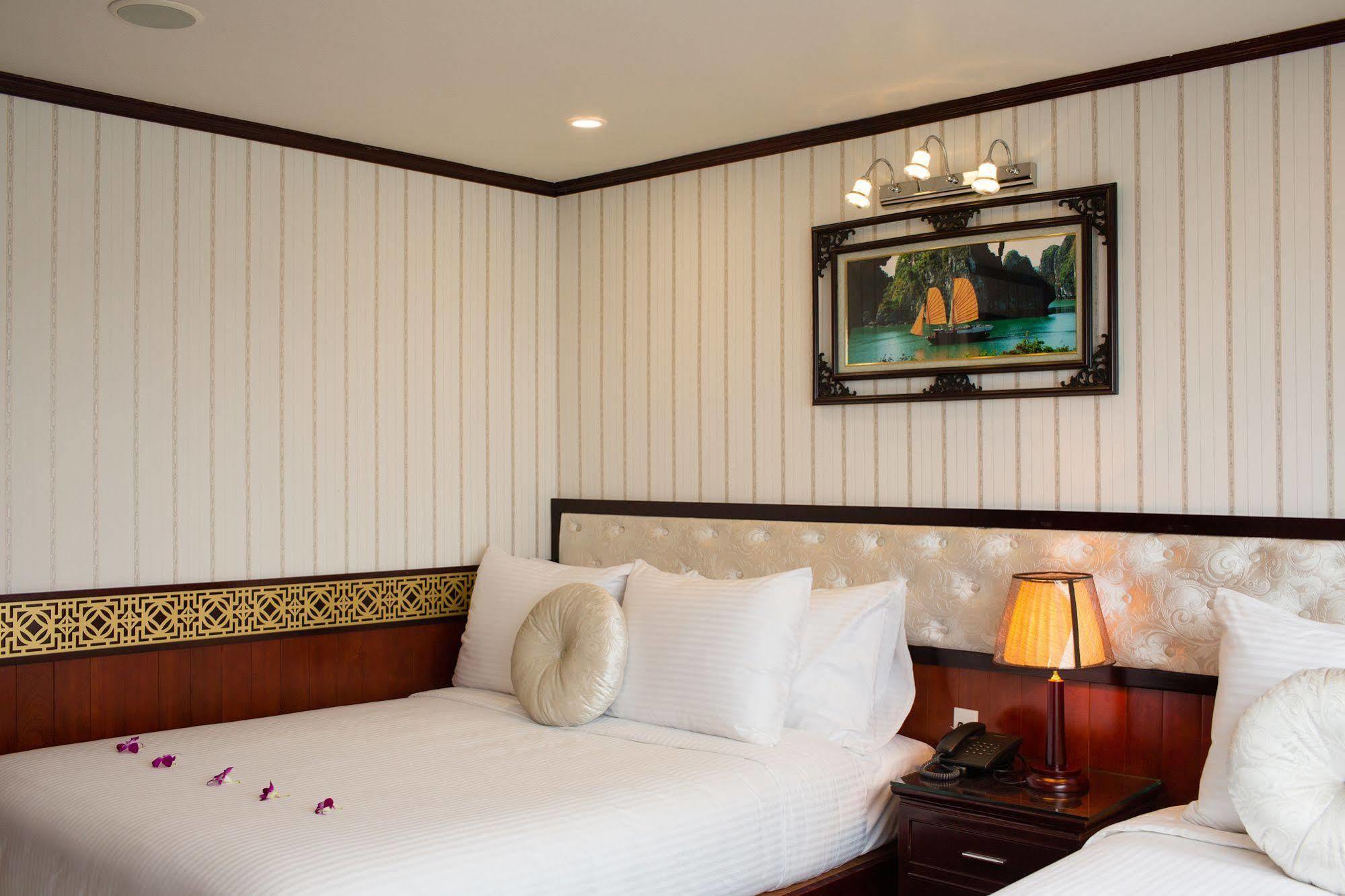 Halong Sapphire Cruises Hotel Ha Long Exterior foto