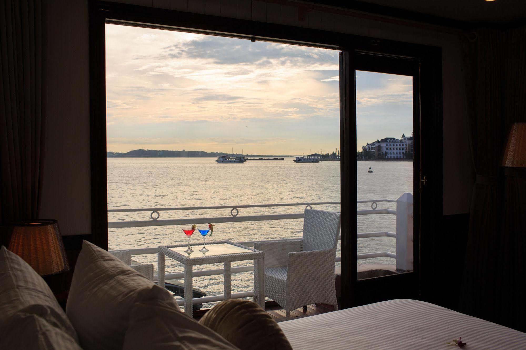 Halong Sapphire Cruises Hotel Ha Long Exterior foto