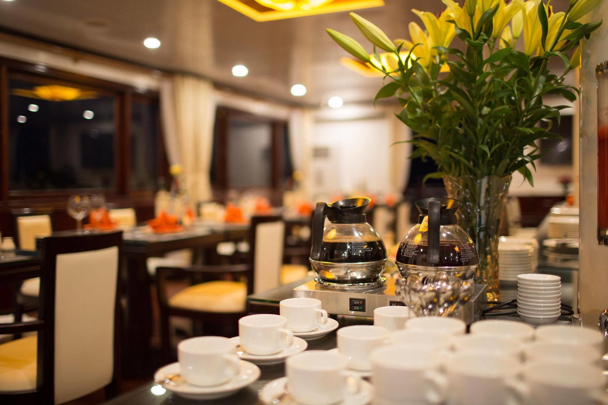 Halong Sapphire Cruises Hotel Ha Long Exterior foto